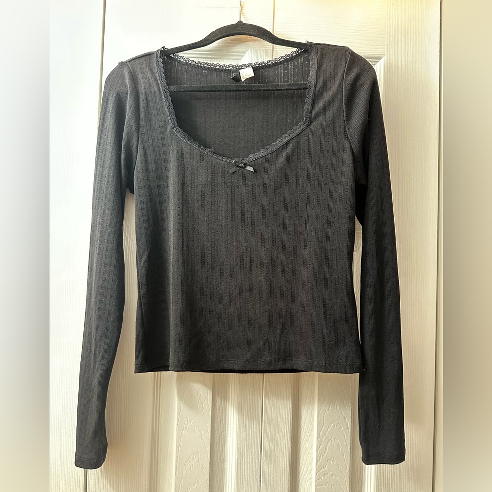 HM long sleeve lace trim top